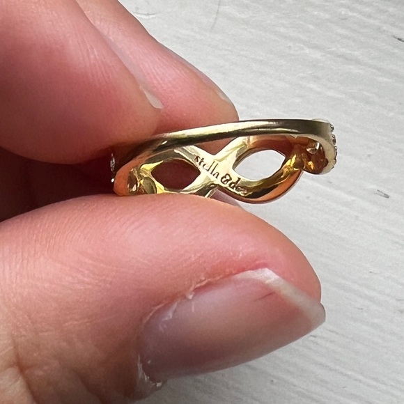 Stella & Dot Eternal Ring Gold - Sz. 7 - Picture 6 of 6